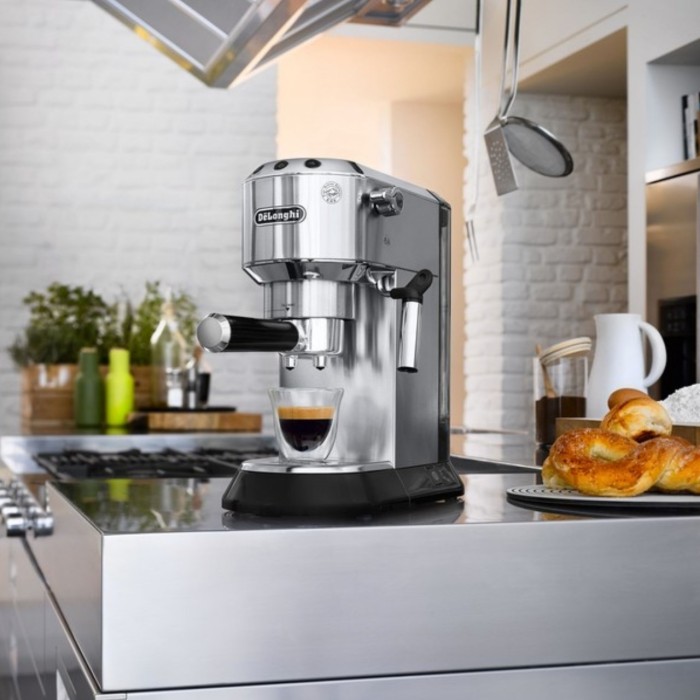 Delonghi Dedica EC685.M Inox 1350W 15 Bar Manuel Espresso ve Cappuccino Kahve Makinesi